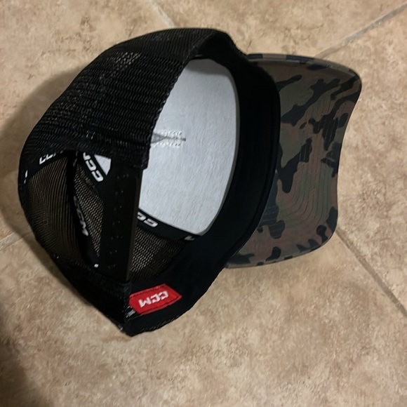 CCM SnapBack - Picture 2 of 3